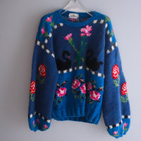 SOFIO GONGLI FLOWER KNIT "D"