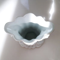 VINTAGE FLOWER VASE 2