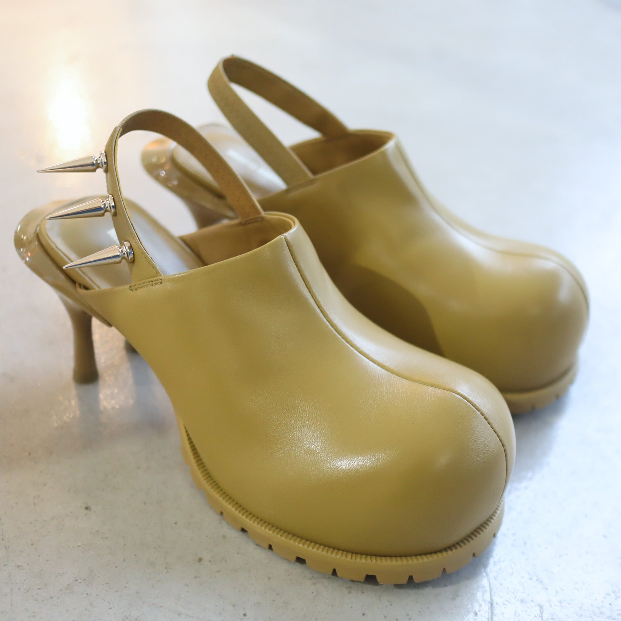 6FE56508-FECF-4424-B3E8-