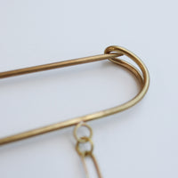 O'Tru no Trus BIG PIN SCULPTURE『E』