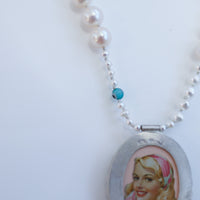 GERALDINE FENN CAMEO ANDPEARL NECKLACE