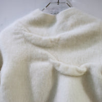 PILLINGS WHITE CARDIGAN