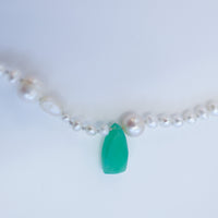 GERALDINE FENN CAMEO ANDPEARL NECKLACE