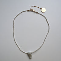 ANDRESGALLARDO FIST&PEARLS NECKLACE