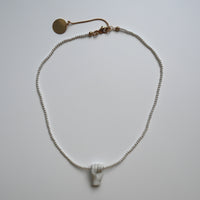 ANDRESGALLARDO FIST&PEARLS NECKLACE