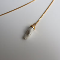 ANDRESGALLARDO REACHING LOVE CHOKER