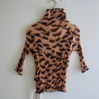 <EXCLUSIVE>JULIA HEUER LASSE PLEATED TOP FRED