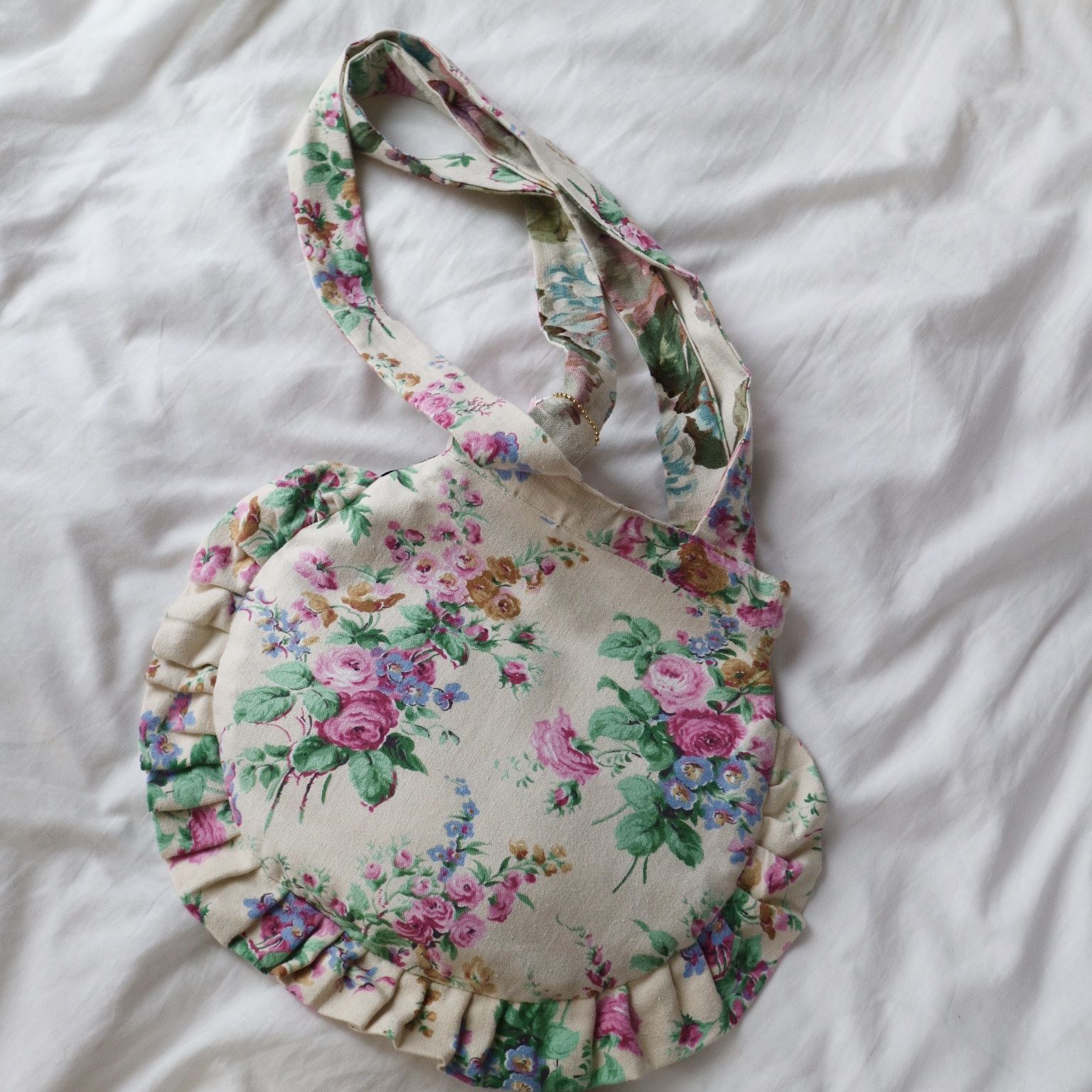 THE MAGPIE AND THE WARDROBE FRILLY BAG – GIGINA