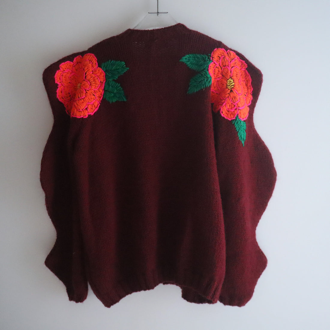 SOFIO GONGLI  FLOWER KNIT CARDIGAN "M"