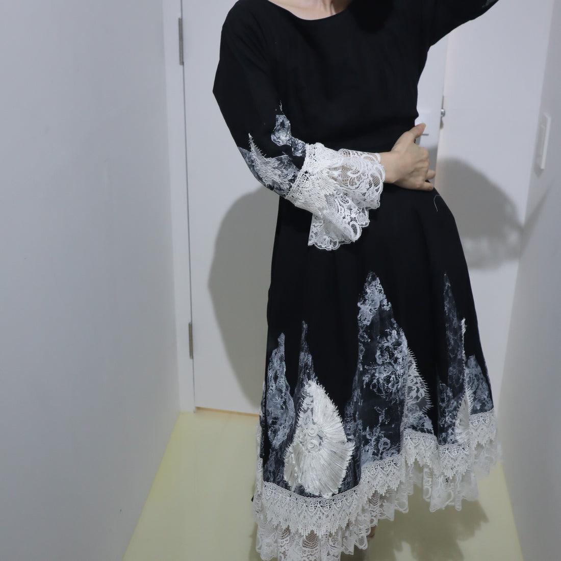 HANA YAGI  BLACK LACE  DRESS