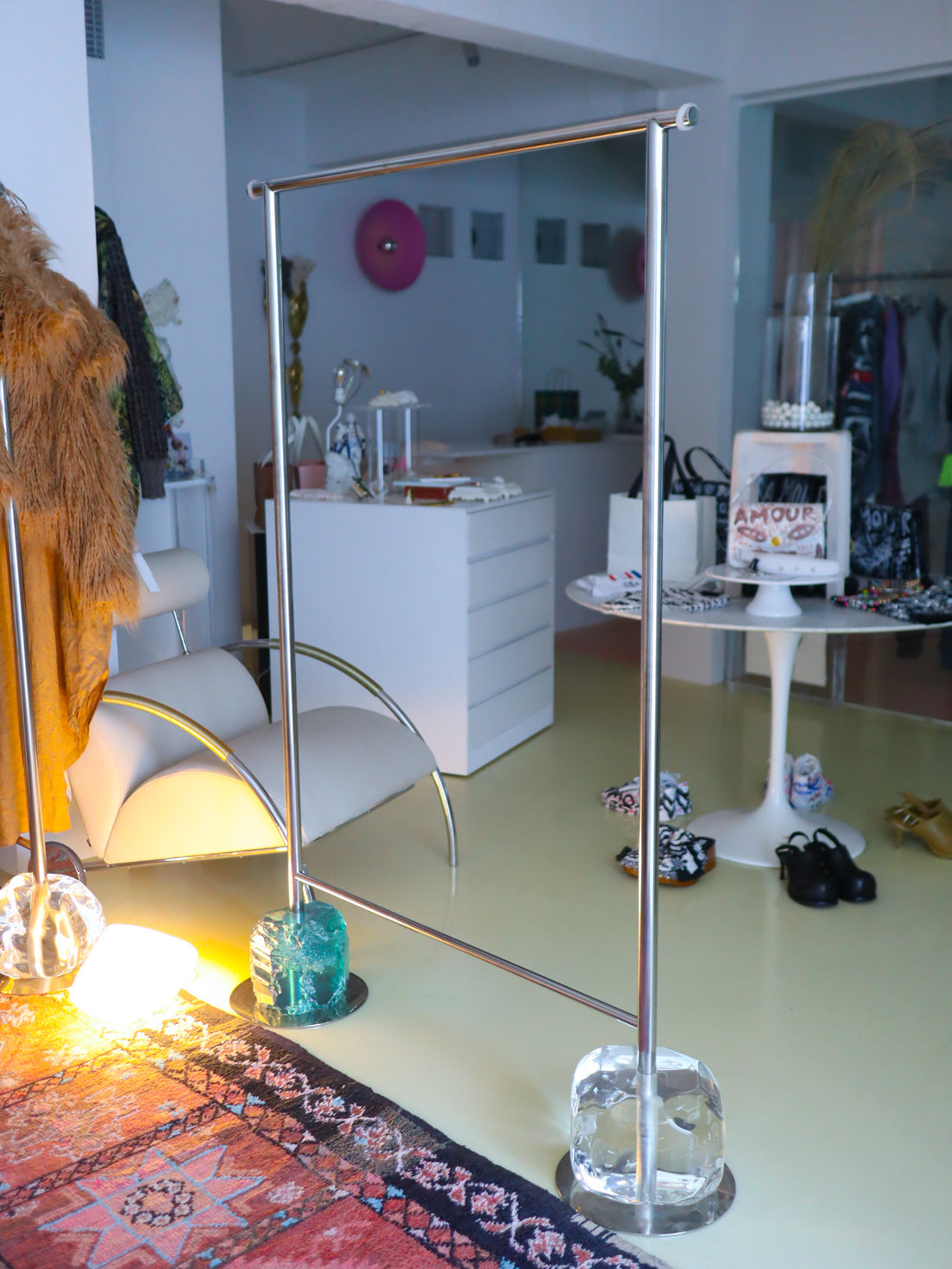 【受注生産】
GIGINA FURNITURE  ACRYLIC MONOLITH HANGER RACK