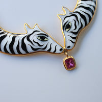 SOFIO GONGLI  ZEBRA NECKLACE