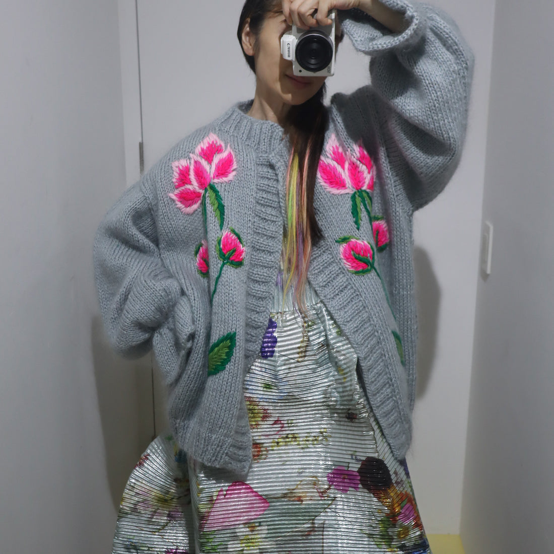 SOFIO GONGLI  FLOWER KNIT CARDIGAN "I"