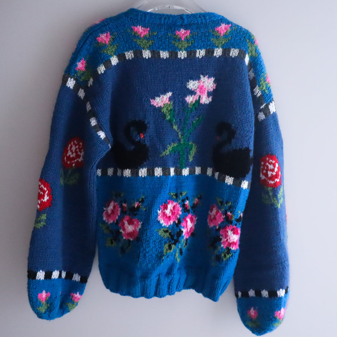 SOFIO GONGLI  FLOWER KNIT  "D"