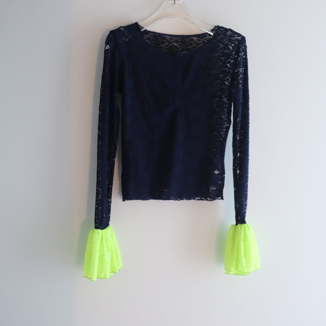 ANIGIG  BELL SLEEVE LACE HENLEY TOP