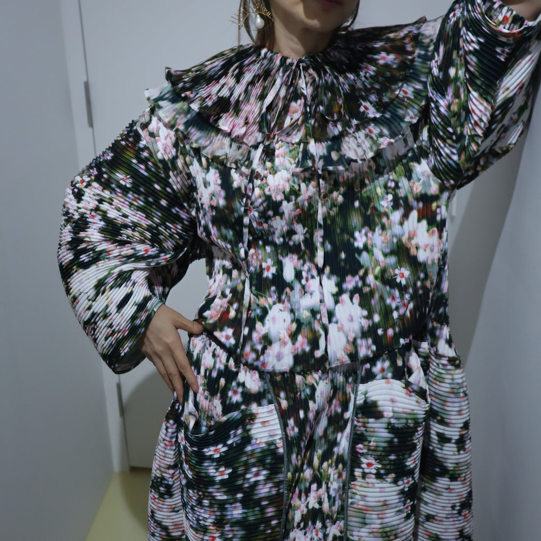 JULIA HEUER  WINNE PLEATED COLLAR IN HOLLE