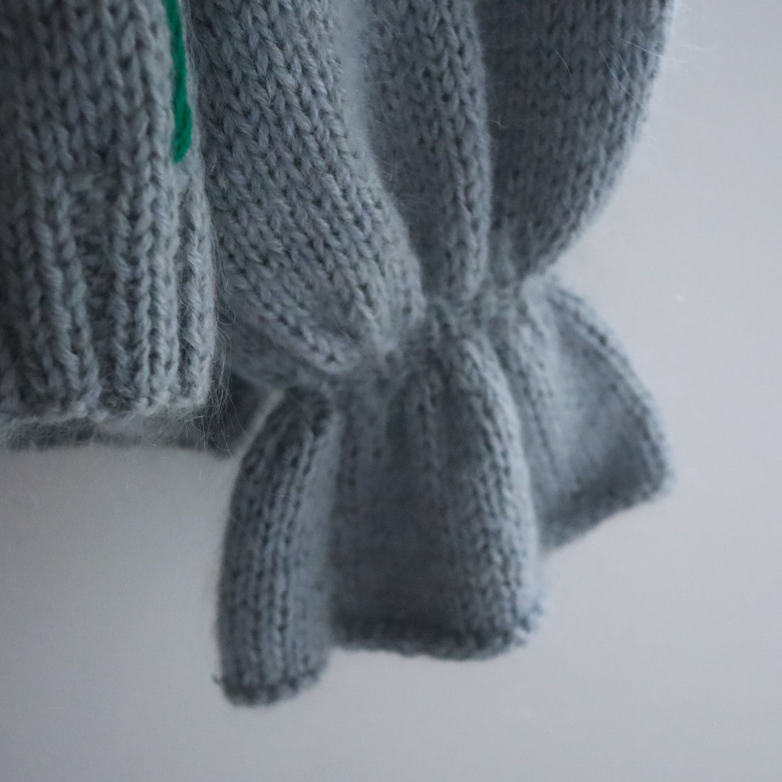 SOFIO GONGLI  FLOWER KNIT CARDIGAN "I"