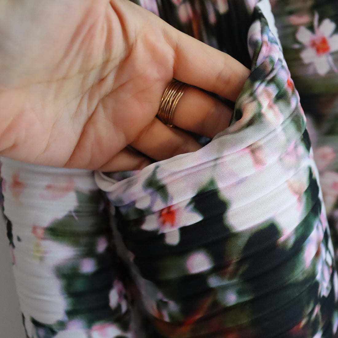 JULIA HEUER  PHOEBE HANDPLEATED DRESS IN HOLLE