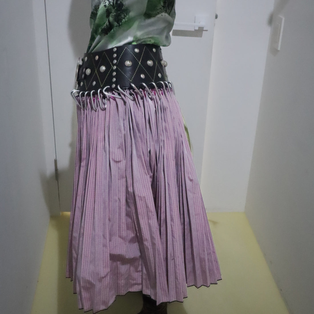 CHOPOVA LOWENA  CLOVER KNEE DARABINER SKIRT