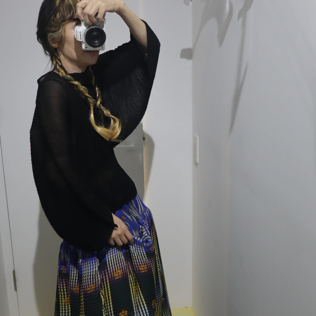 JULIA HEUER  KENZA HANDPLEATED SKIRT IN HELGE