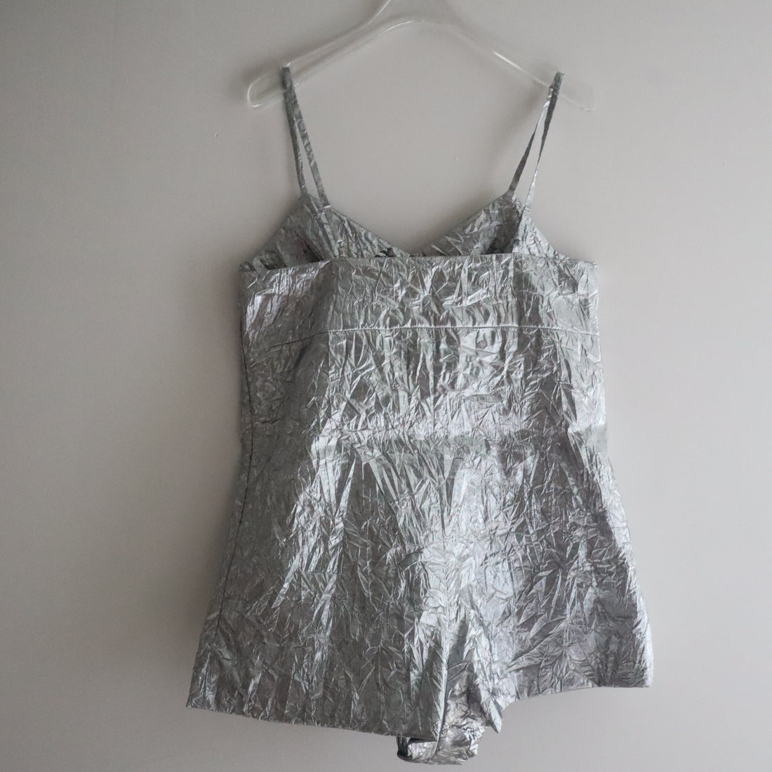 ANIGIG  SILVER METALIC CAMISOLE