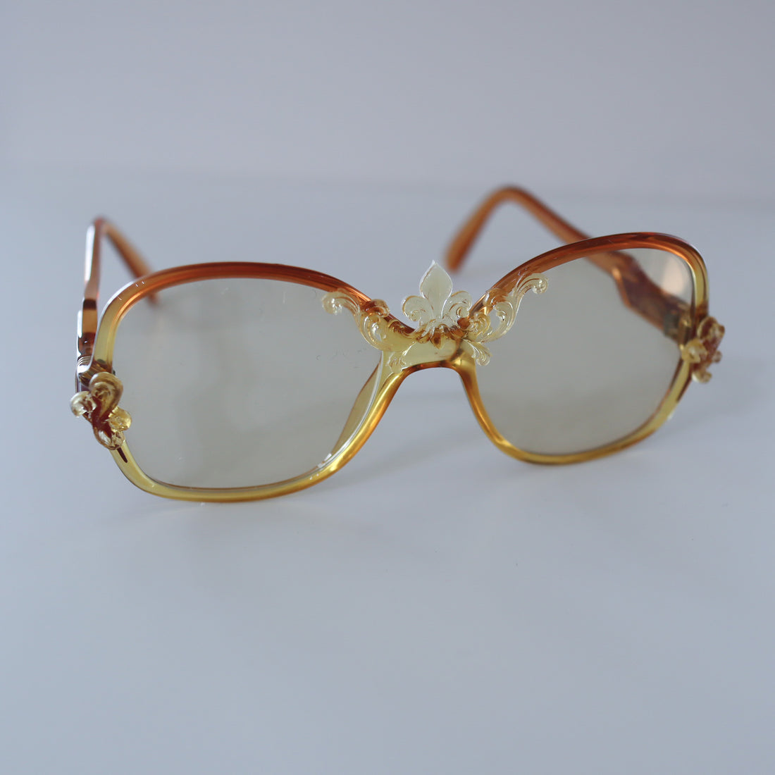 ANIGIG  MOLDING GLASSES CD