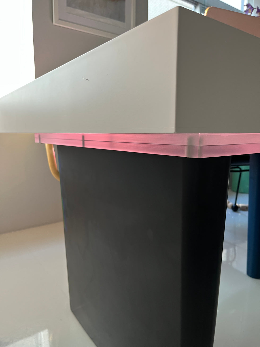 【受注生産】
GIGINA FURNITURE  PLINTH TABLE