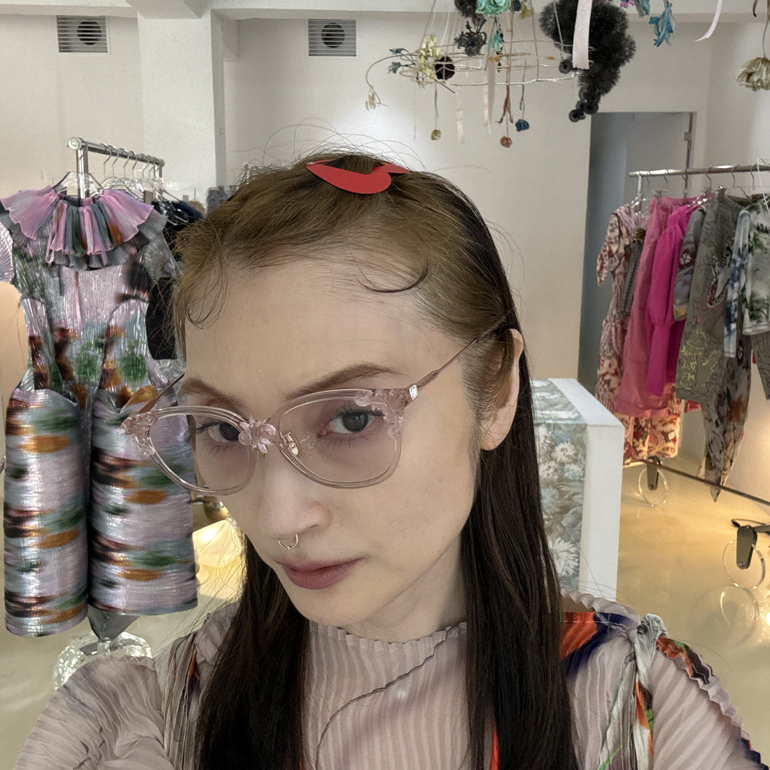 ANIGIG  MOLDING GLASSES