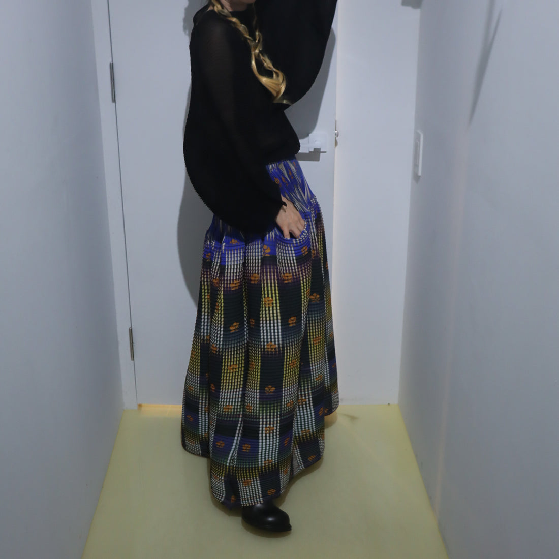 JULIA HEUER  RANA HANDPLEATED TOP IN BLACK