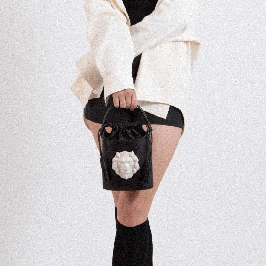 ANDRESGALLARDOBOMBONERA LION BAG