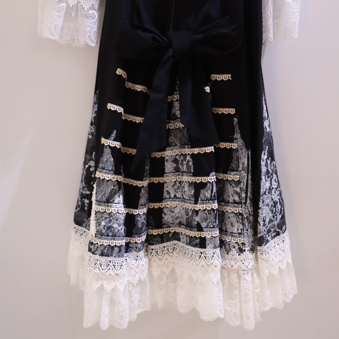 HANA YAGI  BLACK LACE  DRESS