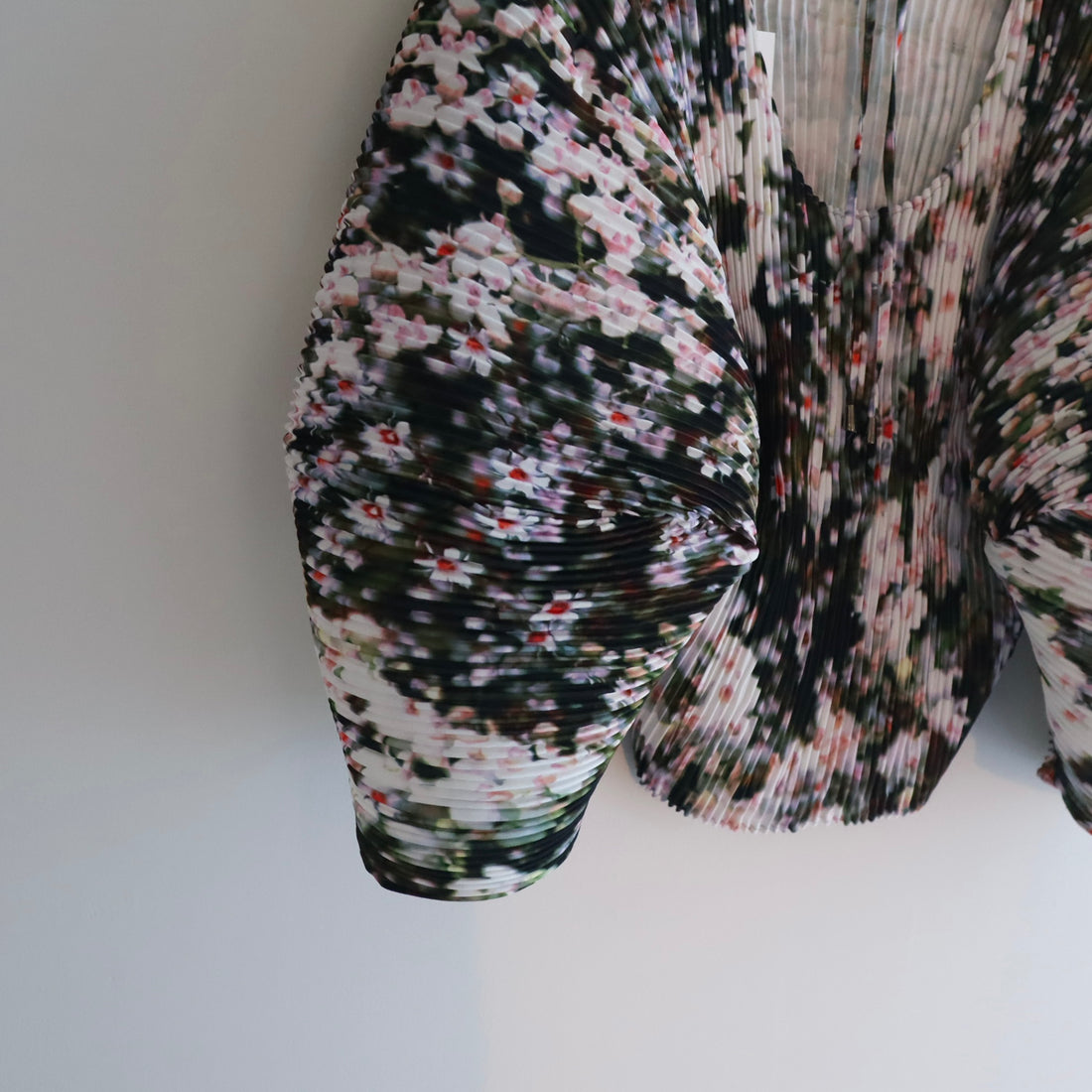 JULIA HEUER  POLLUX HANDPLEATED TOP IN HOLLE