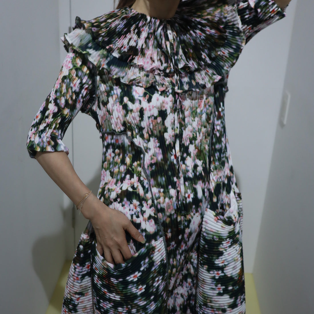 JULIA HEUER  WINNE PLEATED COLLAR IN HOLLE