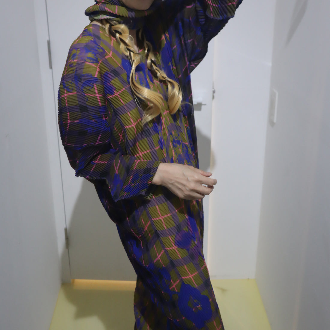 JULIA HEUER  SUE HANDPLEATED KAFTAN IN MALIK