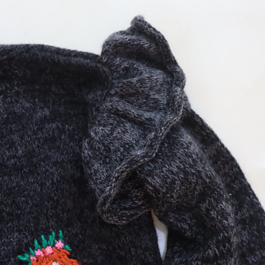 SOFIO GONGLI  FRILL KNIT CARDIGAN DARKGRAY