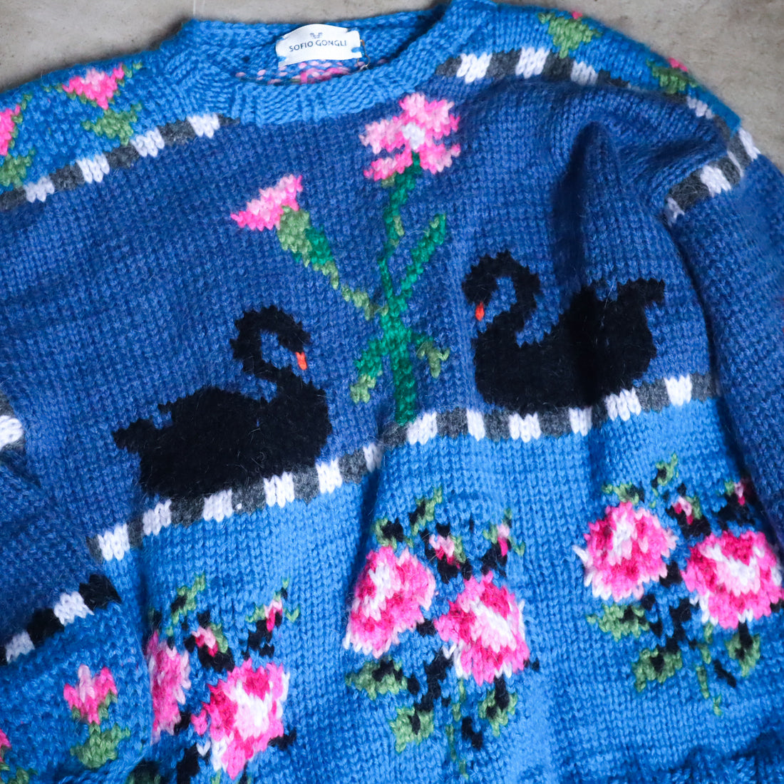 SOFIO GONGLI  FLOWER KNIT  "D"