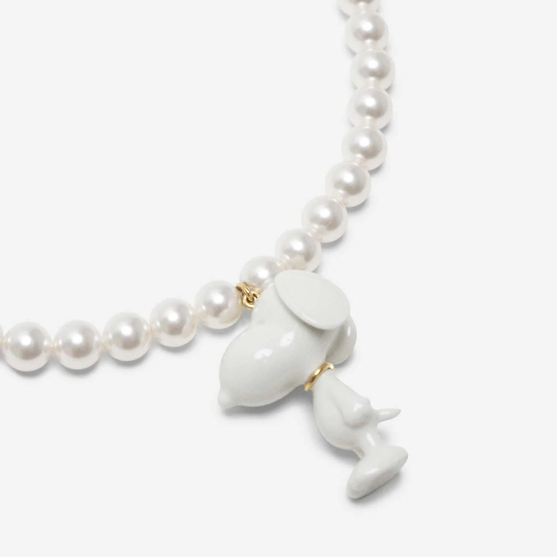 ANDRESGALLARDO  SNOOPY & PEARLS NECKLACE