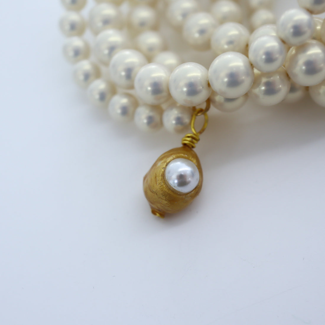 ANIGIG  PEARL WHIRL BANGLE