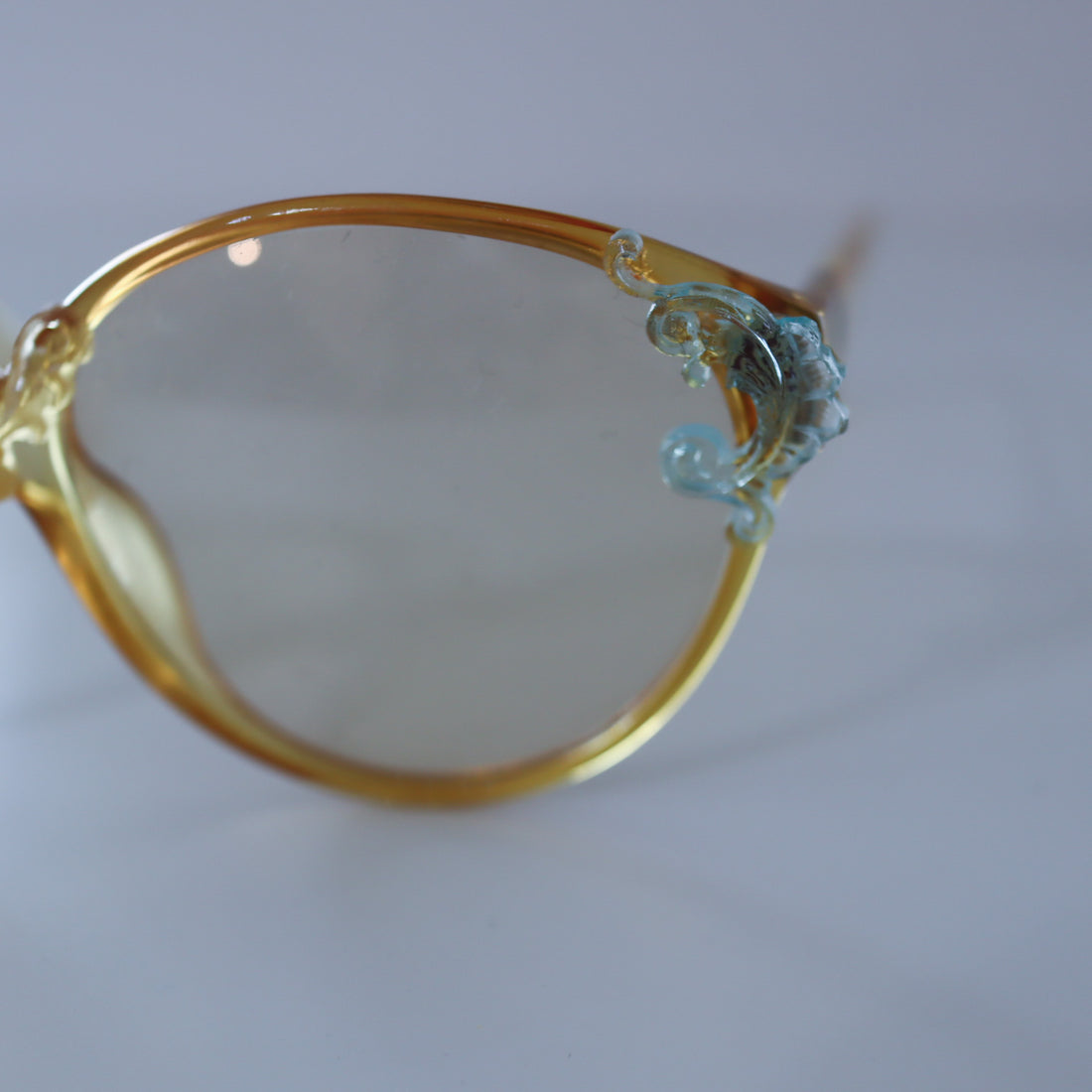 ANIGIG  MOLDING GLASSES CD