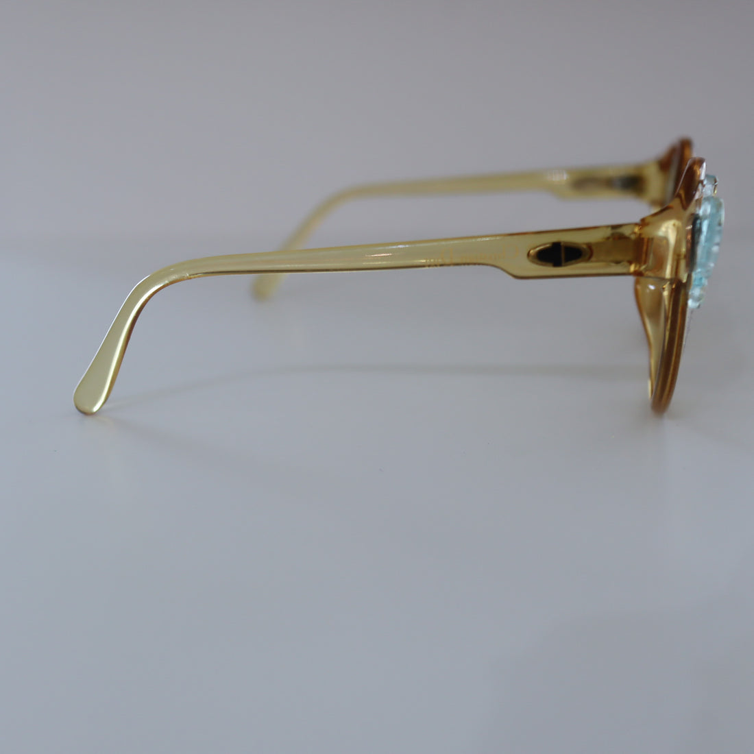 ANIGIG  MOLDING GLASSES CD