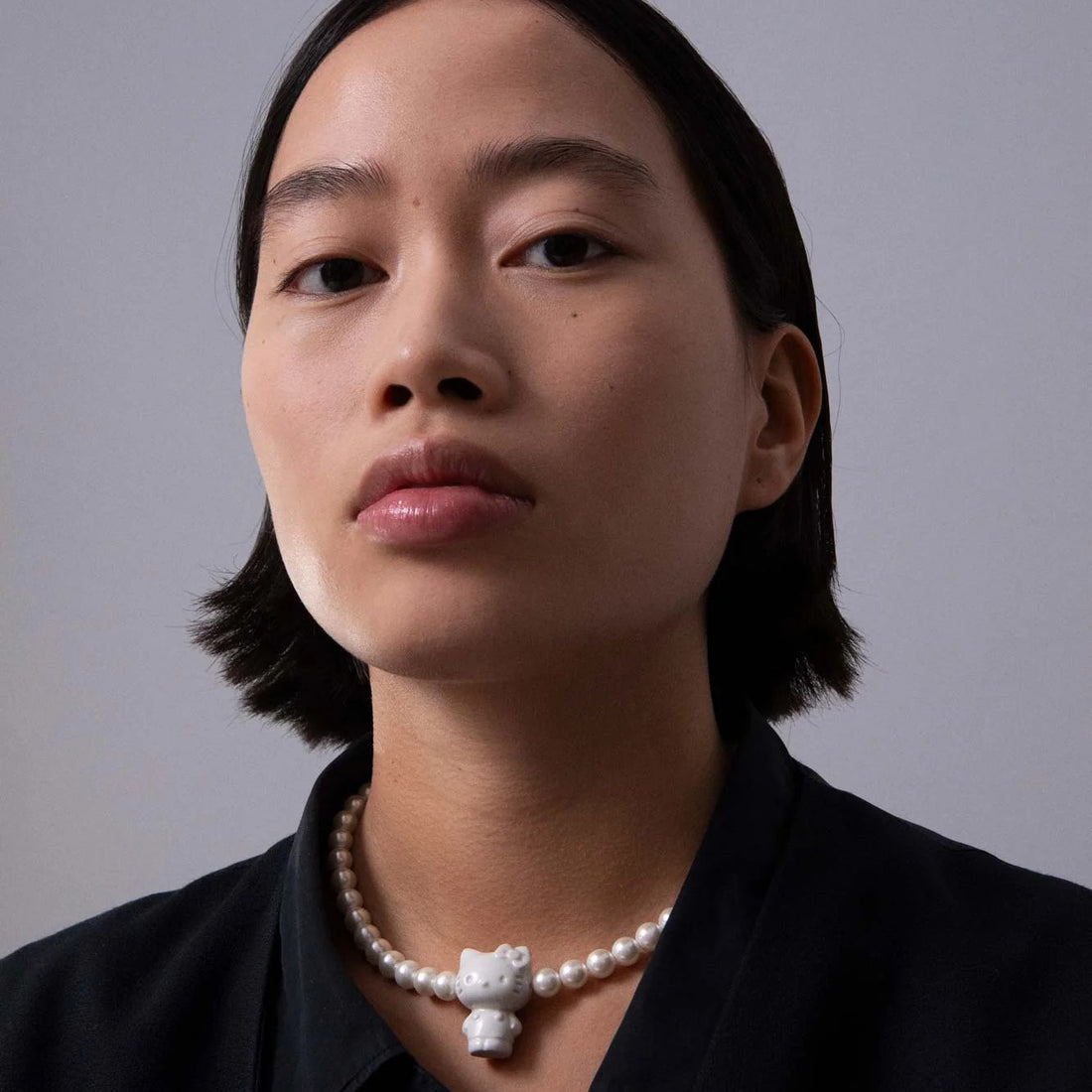 ANDRESGALLARDO  HELLO KITTY & PEARLS NECKLACE