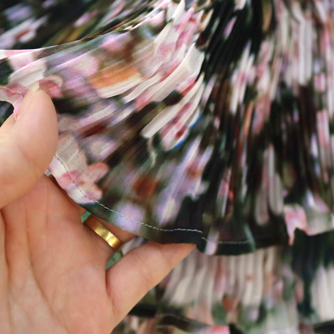 JULIA HEUER  WINNE PLEATED COLLAR IN HOLLE