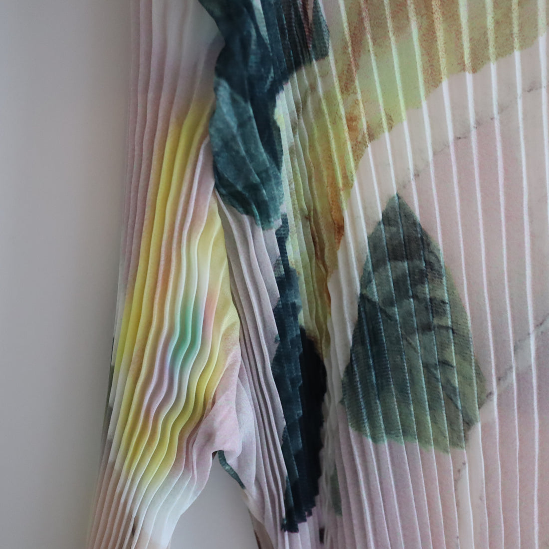 JULIA HEUER  LEE PLEATED TOP IN EDWARD PINK