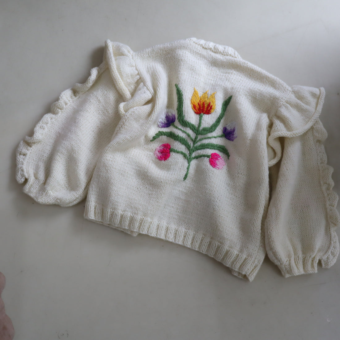 SOFIO GONGLI  FLOWER KNIT CARDIGAN "IVORY"