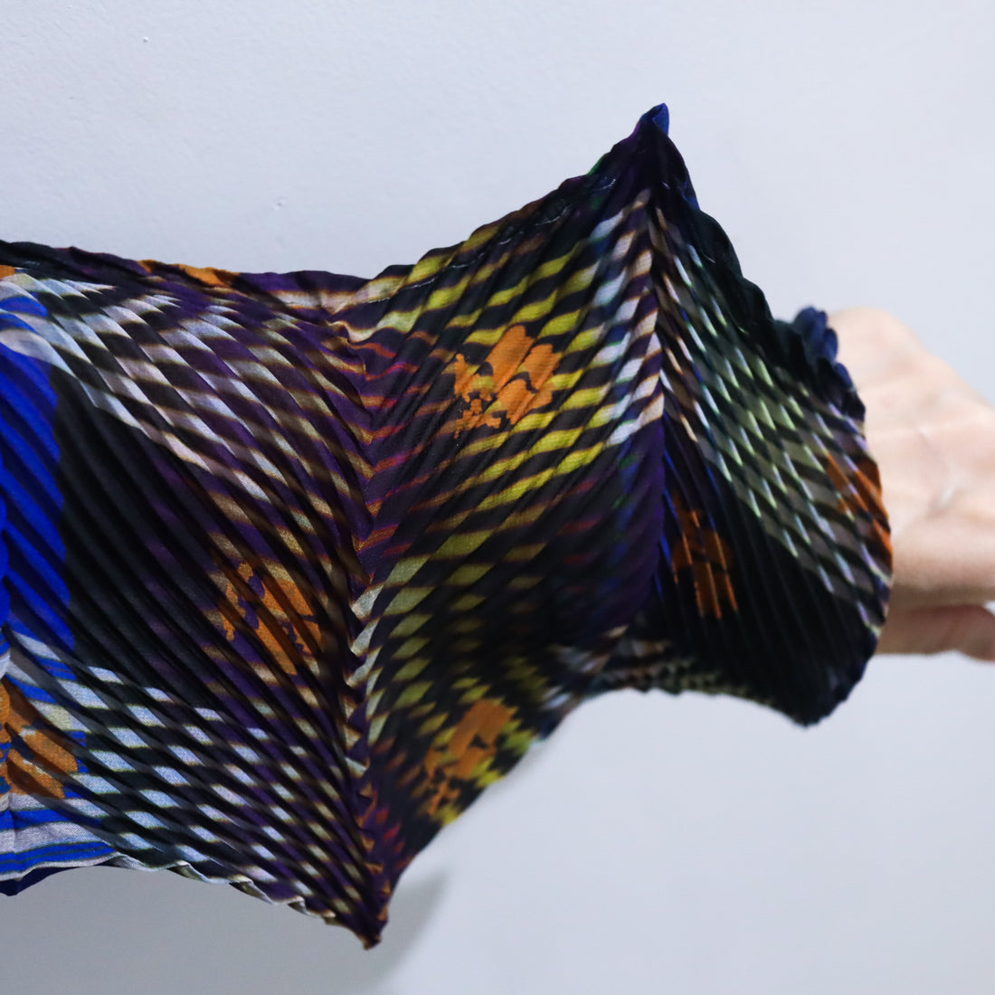 JULIA HEUER  SUE HANDPLEATED KAFTAN IN DARK HELGE