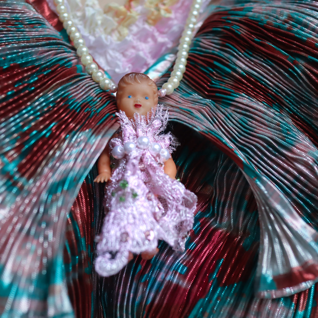 ANIGIG  ANTIQUE DOLL NECKLACE