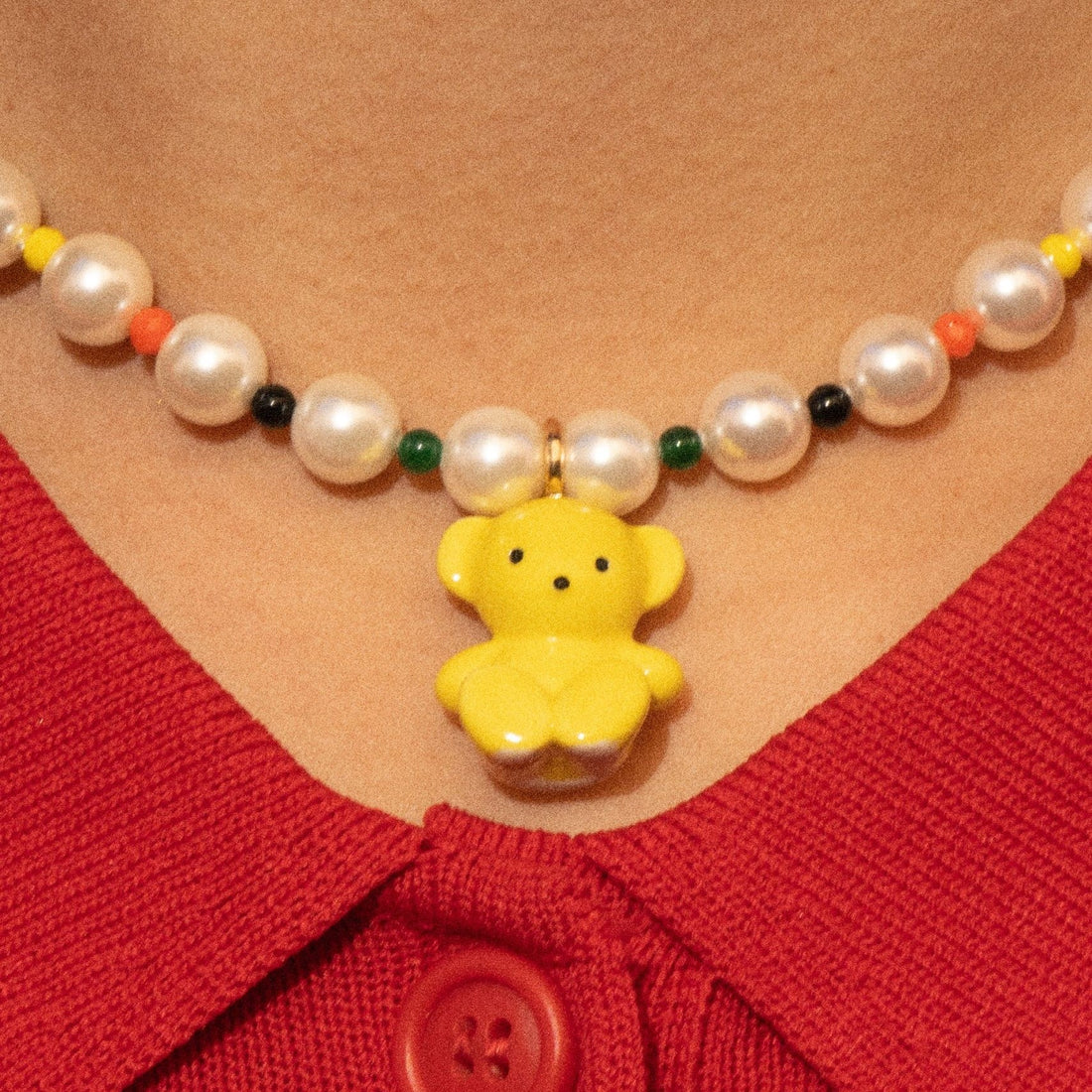 ANDRESGALLARDO  TEDDY BEAR & PEARLS NECKLACE
