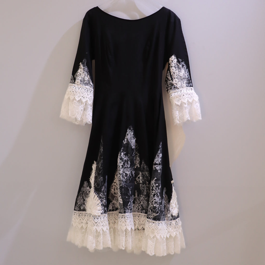 HANA YAGI  BLACK LACE  DRESS