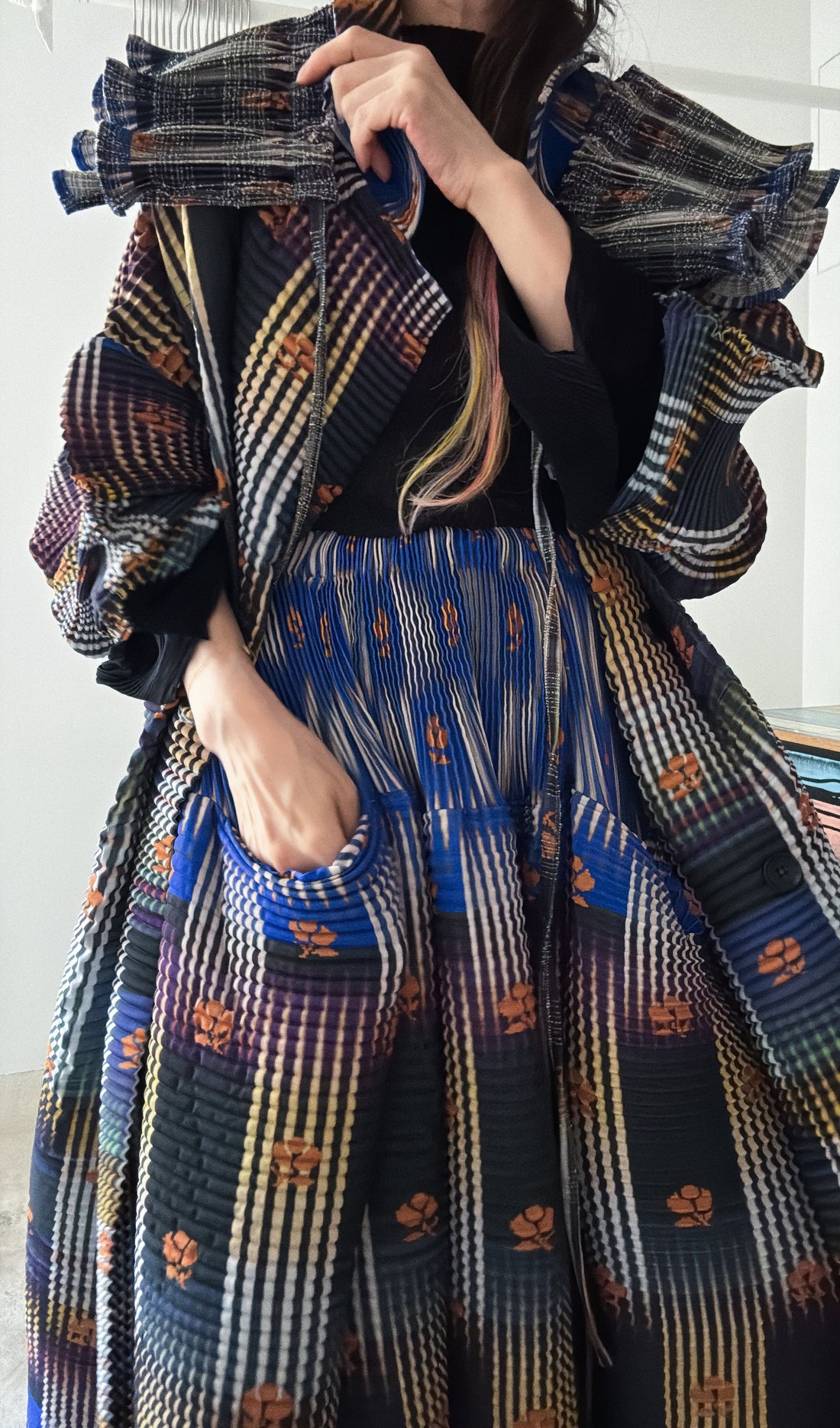 JULIA HEUER  KENZA HANDPLEATED SKIRT IN HELGE
