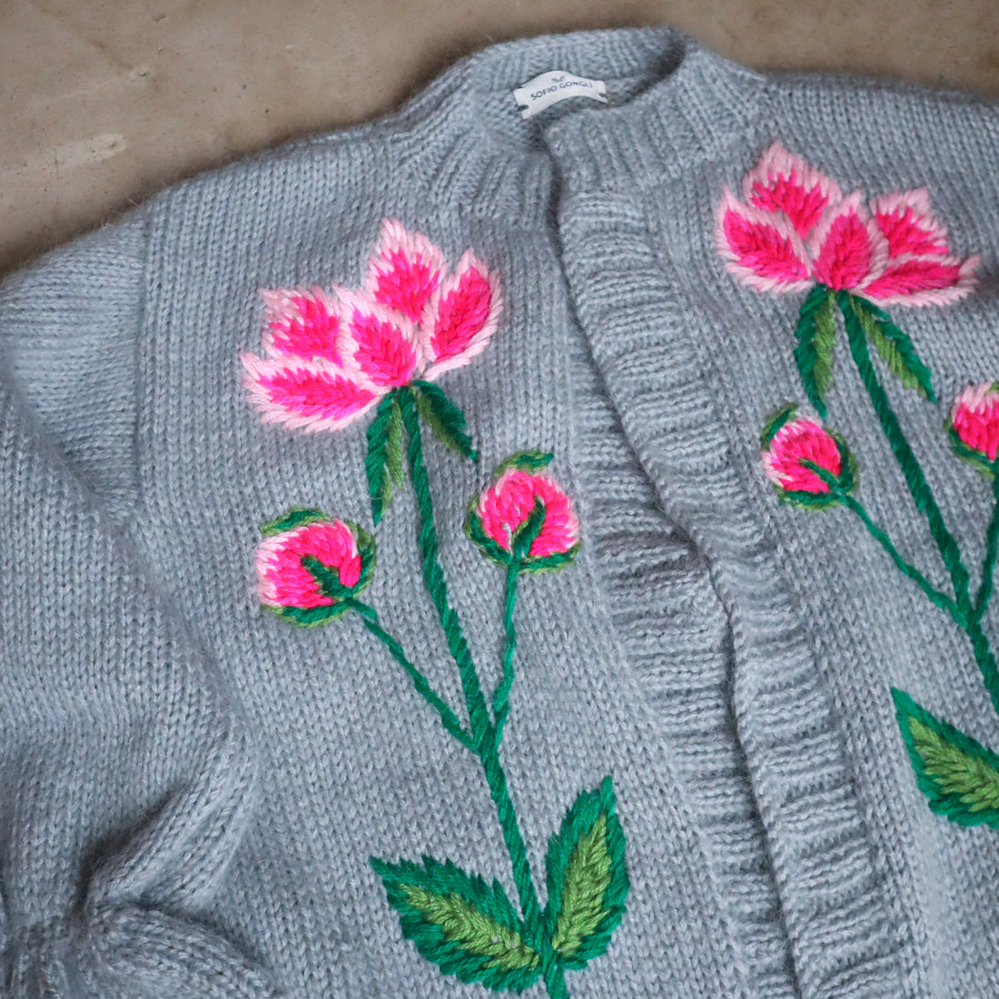 SOFIO GONGLI  FLOWER KNIT CARDIGAN "I"